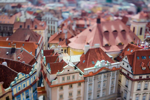 Praga widok na miasto z góry. Tilt shift obiektywu. — Zdjęcie stockowe