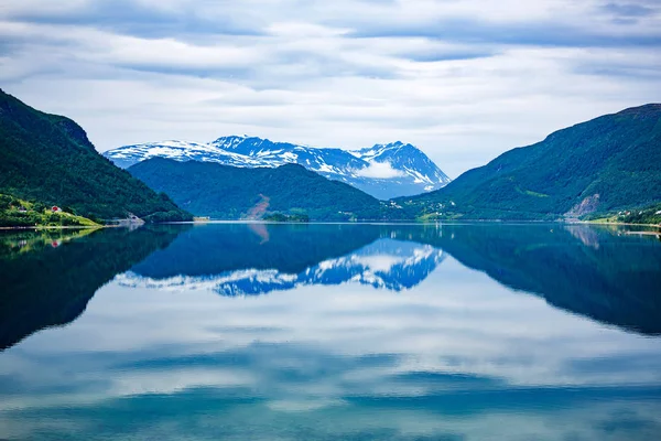 Bela natureza Noruega . — Fotografia de Stock