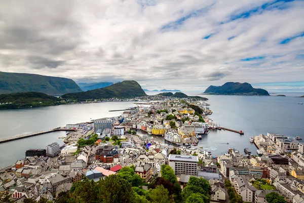 Aksla ve městě Alesund, Norsko — Stock fotografie