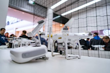 Moskova Rusya: 01 Nisan 2017 - ile DJI indeks işlem Quadcopter dron mağaza açılış c