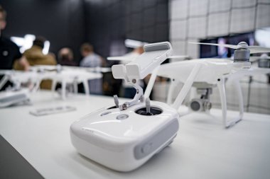 Moskova Rusya: 01 Nisan 2017 - ile DJI indeks işlem Quadcopter dron mağaza açılış c