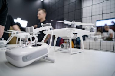 Moskova Rusya: 01 Nisan 2017 - ile DJI indeks işlem Quadcopter dron mağaza açılış c