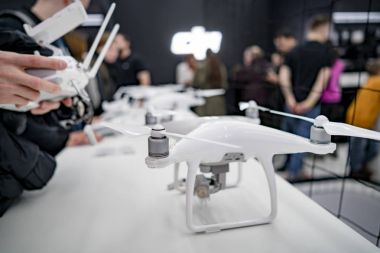 Moskova Rusya: 01 Nisan 2017 - ile DJI indeks işlem Quadcopter dron mağaza açılış c