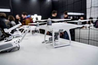 Moskova Rusya: 01 Nisan 2017 - ile DJI indeks işlem Quadcopter dron mağaza açılış c