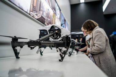 Moskova Rusya: 01 Nisan 2017 - ile DJI indeks işlem Quadcopter dron mağaza açılış c