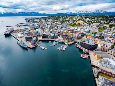 Tromso, Kuzey Norveç Marinada görünümünü