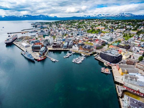 Vista de uma marina em Tromso, Norte da Noruega — Fotografia de Stock