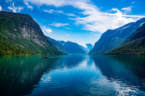 Lovatnet lago Hermosa naturaleza Noruega . —  Fotos de Stock