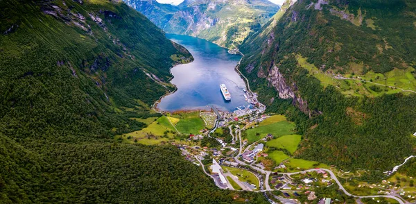 Geiranger fjord, Norsko. — Stock fotografie