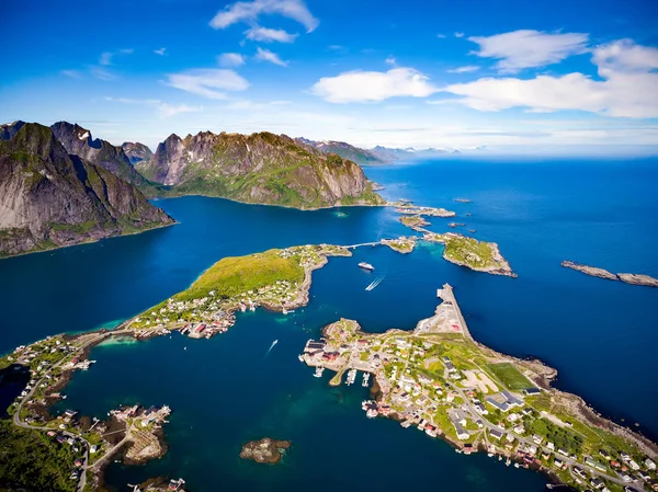 Lofotens skärgård öarna flygfotografering. — Stockfoto