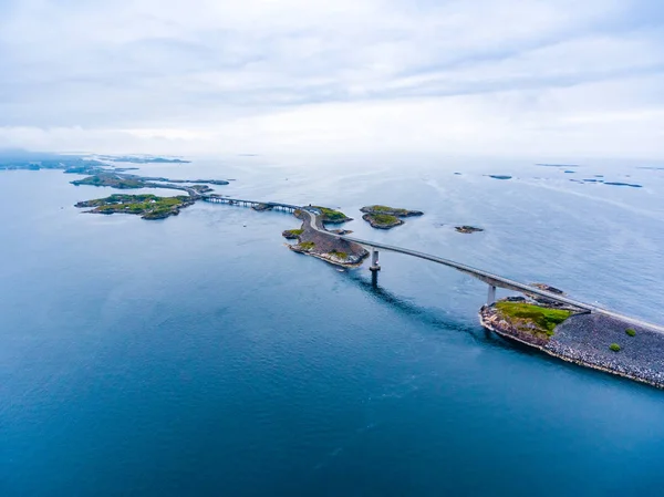 Atlantic Ocean Road hava fotoğrafçılığı.