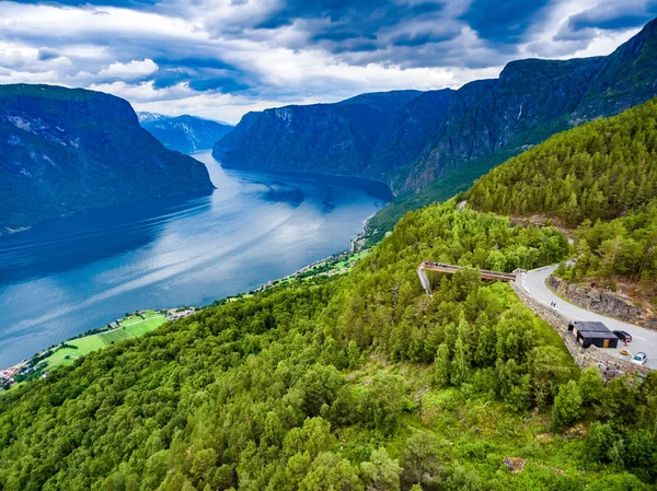 Stegastein Lookout Hermosa naturaleza Noruega. —  Fotos de Stock