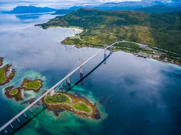 Tjeldsundbrua Brücke in Norwegen — Stockfoto
