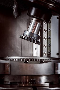 Metal işleme Cnc freze makinesi.