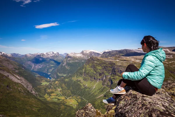 Fiord Geiranger, Norwegia. Turystyka wakacje i podróże. — Zdjęcie stockowe