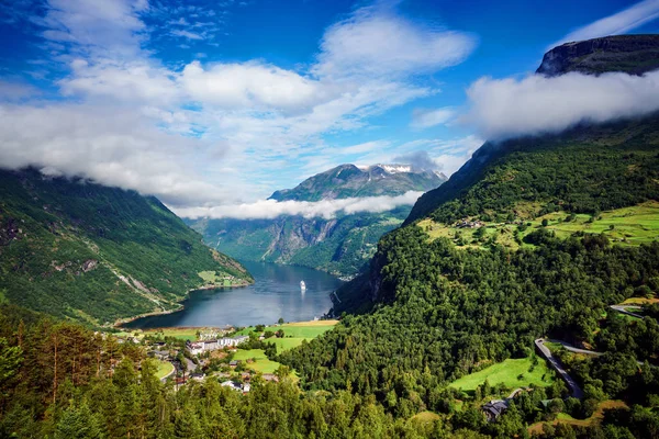 Geiranger Fjord, Noruega . — Fotografia de Stock
