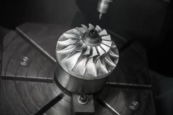 Fresadora CNC de metalurgia . — Foto de Stock