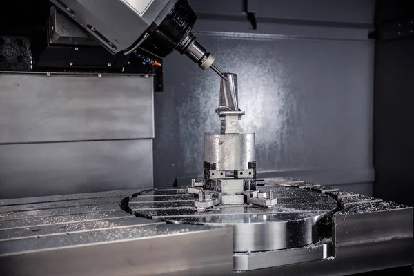 Máquina de trituração CNC para metalurgia . — Fotografia de Stock