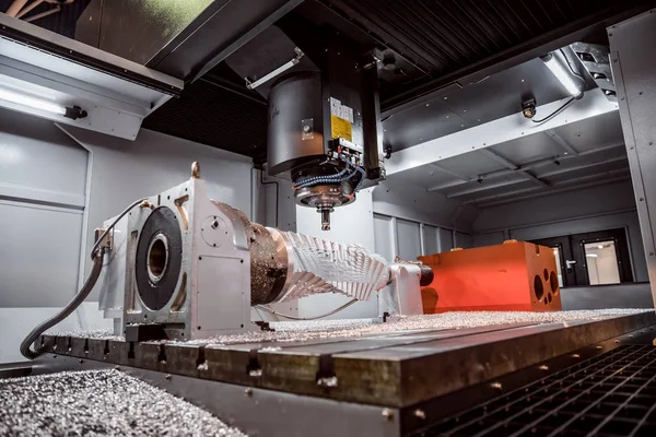 Metallverarbeitende CNC-Fräsmaschine. — Stockfoto