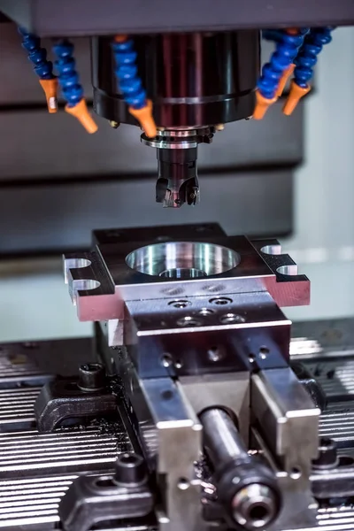 Máquina de trituração CNC para metalurgia . — Fotografia de Stock