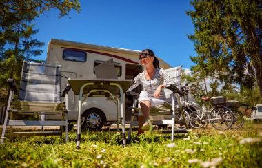 Aile tatil seyahat, kamyonet ve karavan tatil gezisi