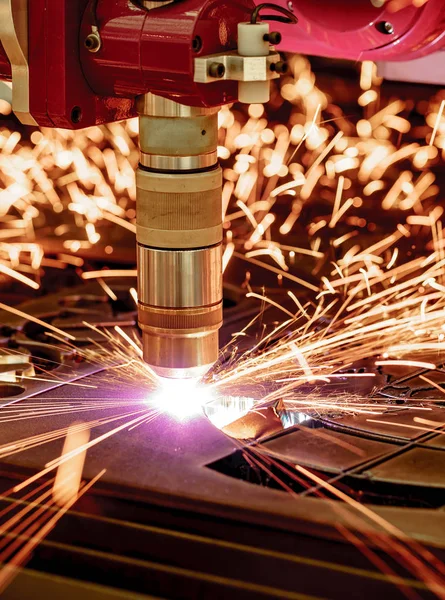 CNC 레이저 플라스마 절판 금속, 현대 산업 기술. — 스톡 사진