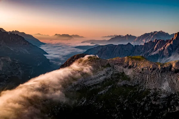 Το εθνικό φυσικό πάρκο Tre Cime σε στις Δολομιτικές Άλπεις. Όμορφο ν — Φωτογραφία Αρχείου