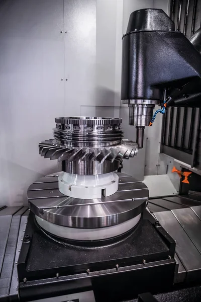 Metallverarbeitende CNC-Fräsmaschine. — Stockfoto