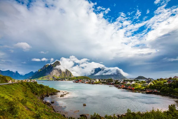 Lofoten bir adalar ilçe Nordland, Norveç içinde olduğunu. — Stok fotoğraf