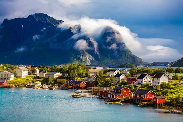 Lofoten je souostroví v kraji Nordland, Norsko. — Stock fotografie