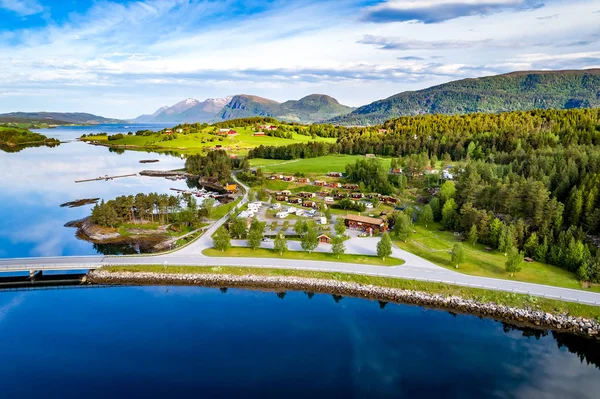 Vacker natur Norge Flygfoto över campingen att slappna av. — Stockfoto