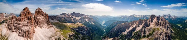 Panorama Nationaal natuurpark Tre Cime In de Dolomieten-Alpen. Worden — Stockfoto