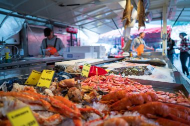 Bergen, Norveç - Haziran 15,2017: Bergen hafif raylı sistem Bybanen. L