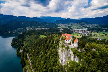 Slovenya güzel doğa - resort Lake Bled.