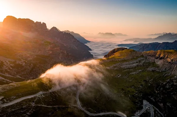 Panorama Parque Nacional de la Naturaleza Tre Cime En los Alpes Dolomitas. Sé —  Fotos de Stock