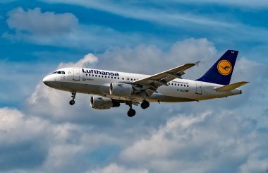 Frankfurt, Almanya: 23 Haziran 2017: Airbus A319 Lufthansa.