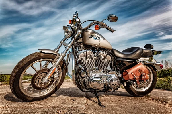 Харлей-Дэвидсон - Sportster 883 Low — стоковое фото