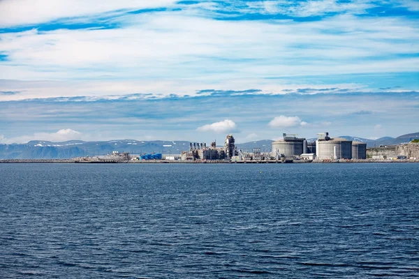 Остров Муолккут Северная Норвегия, газоперерабатывающий завод — стоковое фото