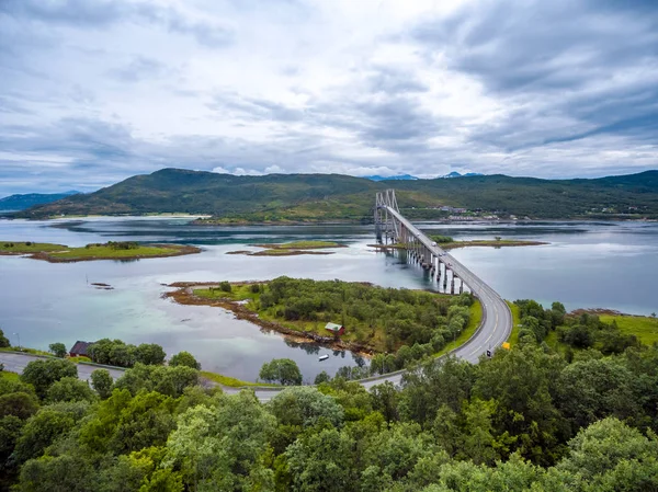Tjeldsundbrua most v Norsku — Stock fotografie