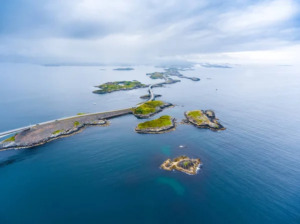 Letecká fotografie z Atlantského oceánu Road. — Stock fotografie