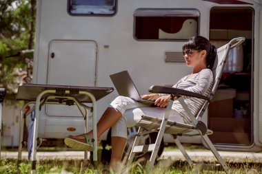 Aile tatil seyahat, kamyonet ve karavan Rv tatil gezisi