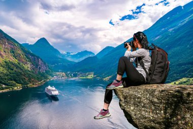 Geiranger fiyort, güzel doğası Norveç panorama. Doğa photog