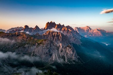 Milli doğa parkı Tre Cime Dolomites Alpleri'nde. Güzel n