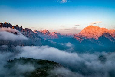 Milli doğa parkı Tre Cime Dolomites Alpleri'nde. Güzel n