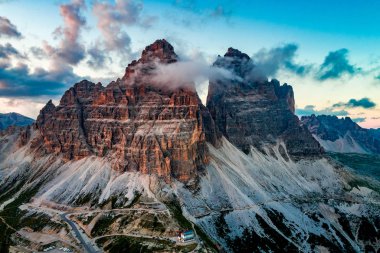 Milli doğa parkı Tre Cime Dolomites Alpleri'nde. Güzel n