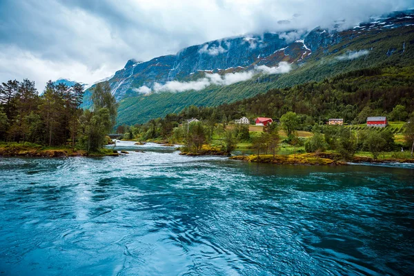 Lovatnet see schöne natur norwegen. — Stockfoto