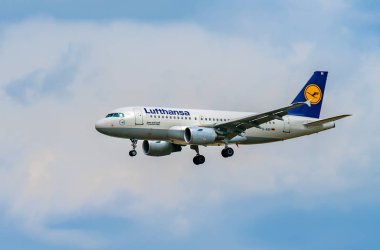 Frankfurt, Almanya: 23 Haziran 2017: Airbus A319-100 Luftha