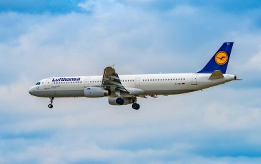Frankfurt, Almanya: 23 Haziran 2017: Airbus A321-200 Luftha