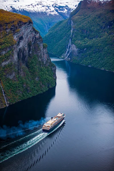Geiranger fjord, Noorwegen. — Stockfoto