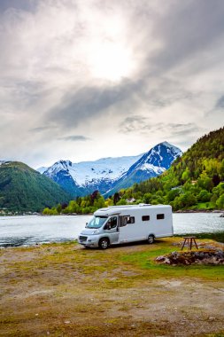 Aile tatil seyahat Rv, kamyonet ve karavan tatil gezisi